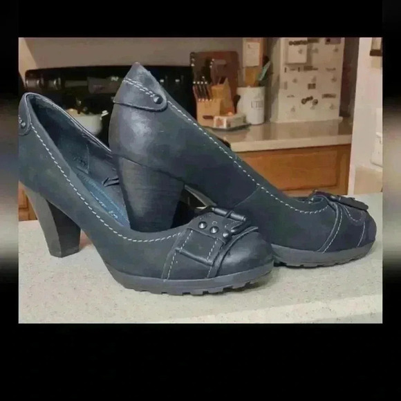 Must HAVE heels.. Black Marco Tozzi size 38 (7.5) nwot - Picture 3 of 10